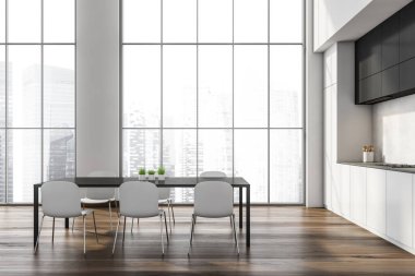 Açık uzay yemek odası içinde masa ve parke zemininde sandalyeler, siyah beyaz mutfak seti. Gökdelenler üzerine Moskova şehir manzaralı panoramik pencere, 3D görüntüleme