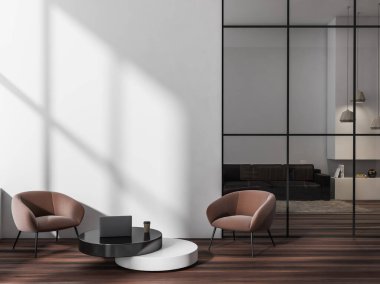 Açık renk oturma odası, iki kahverengi koltuk, parke zemininde dizüstü bilgisayarı olan siyah kahve masası. Odanın arkasındaki kanepe. Boşluk boş duvarı kopyala, 3B oluşturma