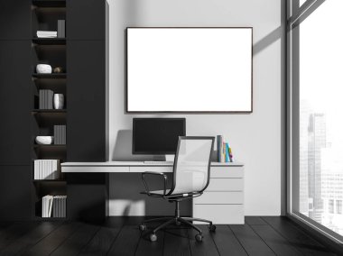 Ofis odasının içi beyaz ve siyah mobilyalarla, penceresi şehir manzaralı, bilgisayarı masada ve kitapları raflarda, siyah parke zeminde. Boşluk çerçevesini kopyala, 3B oluşturma