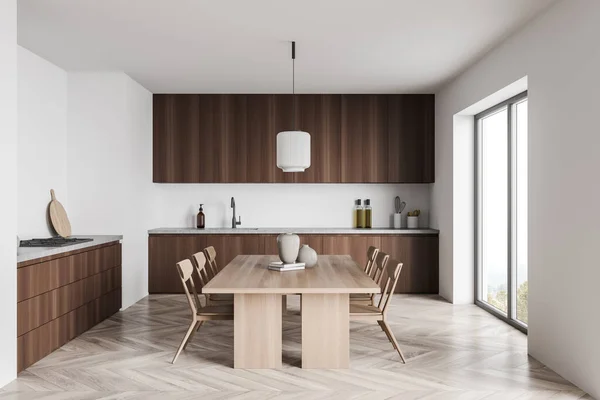 现代的深色木制厨房 有六张椅子的轻型木桌 有地板 有白色墙壁的吊灯 最小设计概念 3D渲染 — 图库照片