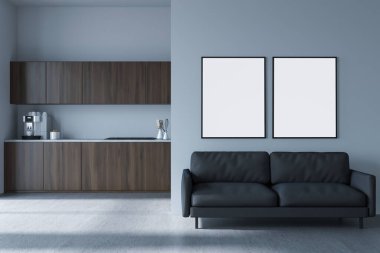 Minimalist yemek odası. Beton zeminde siyah bir kanepe. Arka planda mutfak seti olan ahşap bir raf. Beyaz duvarda iki kopya alanı çerçevesi, üç boyutlu görüntüleme