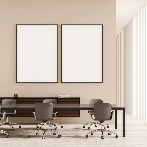 회의실의 캔버스는 복도에 장식용 나무로 사이드 사무실 의자가 테이블 현대적 — 스톡 사진