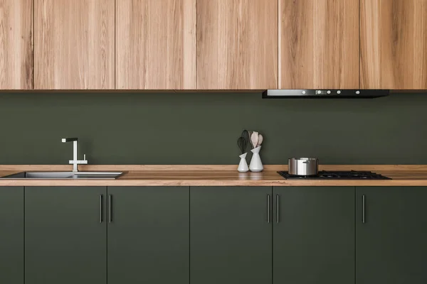 Dřevěná Zelená Minimalistická Kuchyňská Souprava Paluba Umyvadlem Nádobím Sporákem Výhled — Stock fotografie