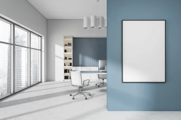 明亮的办公室内部 有空白的白色海报 全景窗 扶手椅 书桌和水泥地板 完美的工作环境 最低限度的设计 3D渲染 — 图库照片