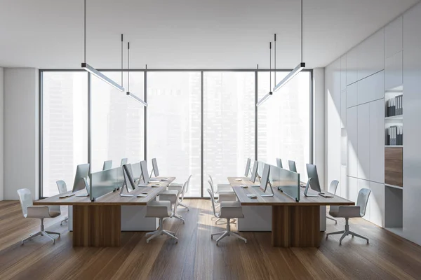 Moderno Ufficio Panoramico Con Illuminazione Lineare Interior Design Con Postazioni — Foto Stock