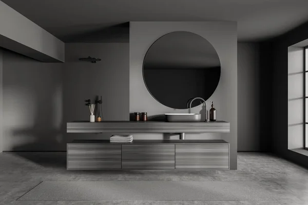 架子虚空区域与圆形镜子 墙壁分割 深灰色设计和混凝土地面 打开背景的淋浴房 现代简约主义内部的概念 3D渲染 — 图库照片