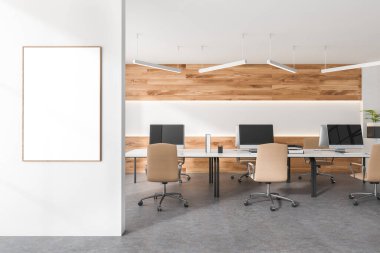 Parlak ofis odası içi boş beyaz poster, altı masaüstü, rahat koltuklar, masalar ve beton zemin. Çalışma süreci için mükemmel bir yer. Minimalist tasarım. Model yap. 3d oluşturma