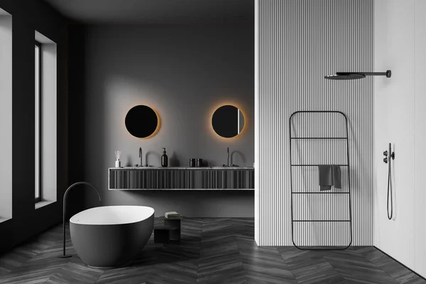 Grey Bathing Room Interior Tub Two Sinks Mirrors Douche Rail —  Fotos de Stock