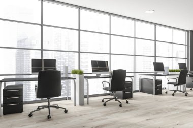 Pencerenin yanında duran üç masalı açık uzay ofisinin köşesi. Beyaz ahşap malzemeler ve panoramik pencere kullanılarak modern iç tasarım. İş yeri kavramı. 3d oluşturma