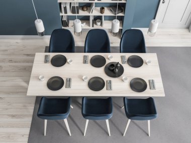 Altı mavi koltuk, tabak ve çatal bıçaklı masa, kitaplar, dekorasyon ve kapılı kitaplık. Halı ve beyaz parke döşemeli misafir odası, 3 boyutlu.