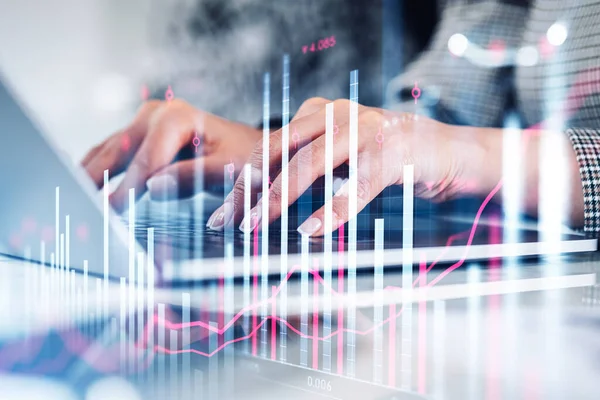 Dedos Mujer Escribiendo Teclado Doble Exposición Dinámica Gráficos Barras Divisas — Foto de Stock