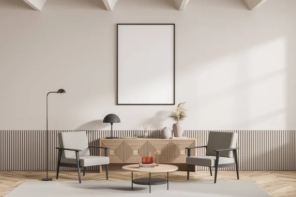 Helles Wohnzimmer Mit Leerem Weißen Poster Zwei Sesseln Couchtisch Und — Stockfoto