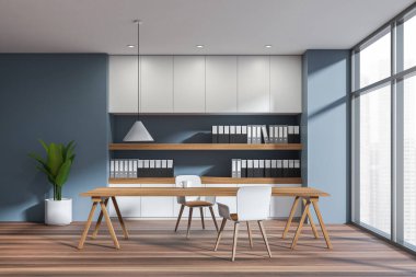 Iki koltuklu parlak ofis odası, masa, klasörlü raflar, ev bitkisi, panoramik pencere şehir gökdelen manzaralı ve meşe ağacından zemin. Minimalist tasarım kavramı. 3d oluşturma