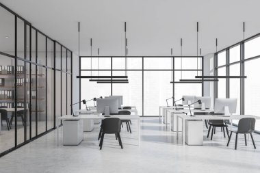 İçi sandalye ve bilgisayarlı masalarla dolu aydınlık ofis odası, şehir manzaralı panoramik pencereler ve raflı cam kapıların arkasındaki bekleme odası. 3B görüntüleme