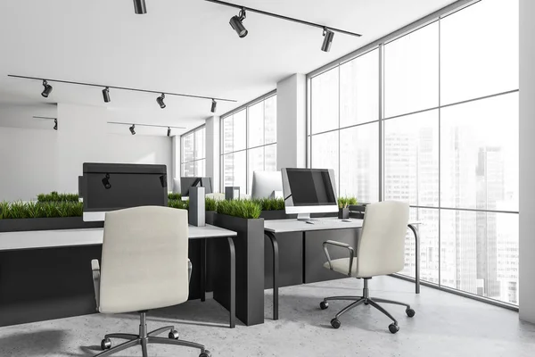 Luminoso Interior Sala Oficina Con Ventana Panorámica Con Vista Ciudad — Foto de Stock