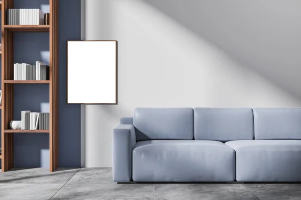Luminoso Salón Interior Con Póster Blanco Vacío Gran Sofá Azul — Foto de Stock