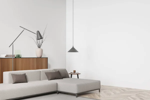 Helles Wohnzimmer Mit Leerer Weißer Wand Großem Sofa Couchtisch Sideboard — Stockfoto