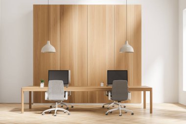 Dört masaüstü, rahat koltuklar, masa ve meşe ağacından parke zemini olan parlak bir ofis odası. Çalışma süreci için mükemmel bir yer. Minimalist tasarım. 3d oluşturma