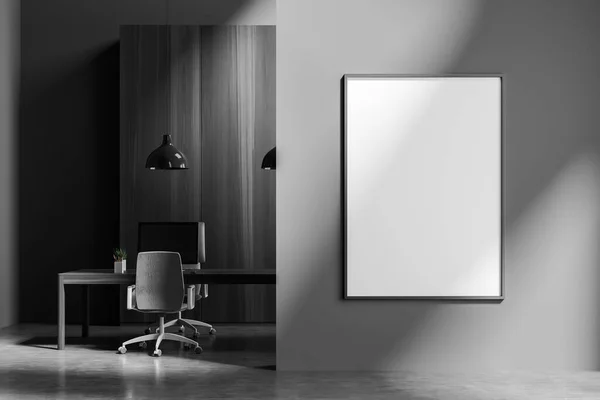 Interior Sala Escritório Brilhante Com Cartaz Branco Vazio Dois Desktops — Fotografia de Stock