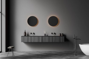 İki yuvarlak aynası, panoramik penceresi, lavabosu, küveti, gri duvarları ve meşe ağacından parke zemini olan karanlık bir banyo. Hijyenik ve spa prosedürleri kavramı. 3d oluşturma