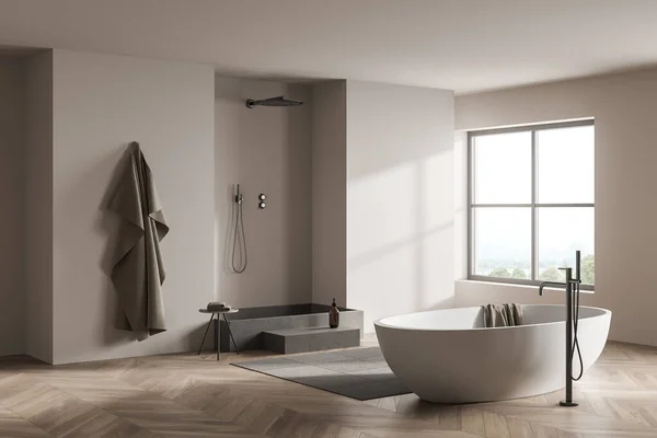 Interior Banheiro Brilhante Com Chuveiro Banheira Janela Com Vista Para — Fotografia de Stock