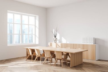 Beyaz toplantı odasının içinde sekiz sandalye ve parke zeminde ahşap masa, belgelerle dolu çekmece ve Singapur manzaralı panoramik pencere. Boşluk boş duvarını kopyala, 3B görüntüleme