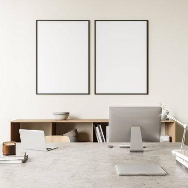 Masaüstü, dizüstü bilgisayar, kitaplarla dolu rafları olan iki boş beyaz posterli parlak ofis odası. Şirket ve iş birliği kavramı. Çalışma için uygun bir yer. Model yap. 3d oluşturma