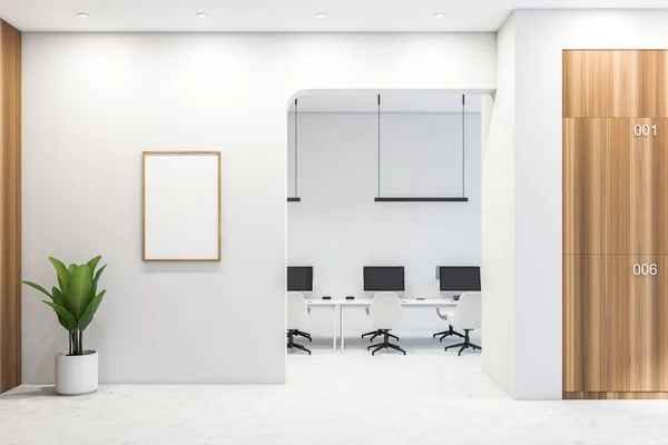 Intérieur Lumineux Bureau Avec Affiche Blanche Vide Bureaux Bureaux Fauteuils — Photo