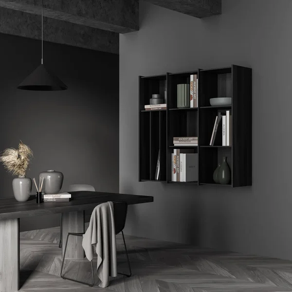 Stilvolle Graue Zimmereinrichtung Mit Stühlen Und Holztisch Seitenblick Regalbrett Mit — Stockfoto