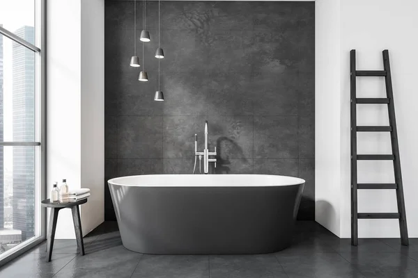 Interior Banheiro Moderno Com Banheira Cerâmica Cinza Paredes Azulejos Cinza — Fotografia de Stock