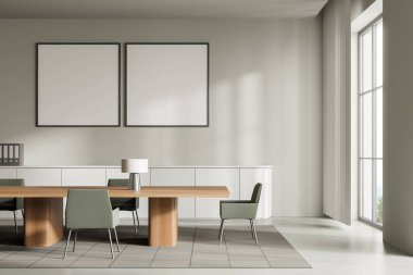 Beyaz konferans odasının içinde koltuklar, ahşap masa, halı ve beton zemin var. Dosyaları olan bir ofis dolabı. Kırsal kesimin penceresi. İki maket uzay posteri, üç boyutlu görüntüleme