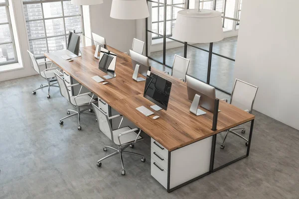 Beyaz Koltuklarla Birlikte Çalışma Alanının Üst Görüntüsü Masadaki Bilgisayarlar Gri — Stok fotoğraf