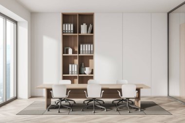 Parlak ofis odasının önü. Toplantı masası, masa, sandalyeler, panoramik pencere, cam bölme ve ahşap zemin. Çalışma sürecinin konsepti. 3d oluşturma