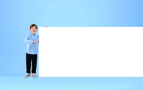 Little Kid Smiling Full Length Finger Point Empty Whiteboard Mockup — Stock Photo, Image