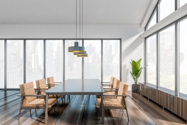 Ofis odasının önü toplantı masası, koltuklar, gökdelenler manzaralı panoramik pencereler ve ahşap zemin. Çalışma süreci ve buluşma yeri kavramı. 3d oluşturma