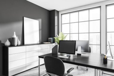 Karanlık endüstriyel ofis içinde sandalyeler, masa başında bilgisayar, yan görüş. Şehir manzarasında panoramik pencere. Çekmecede resim dekorasyonlu bir poster yap. 3B görüntüleme