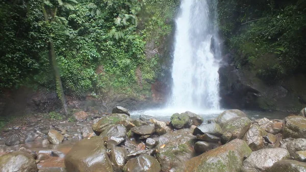 Rocha Rio Com Fundo Cachoeira Cidahu Sukabumi Oeste Java — Fotografia de Stock