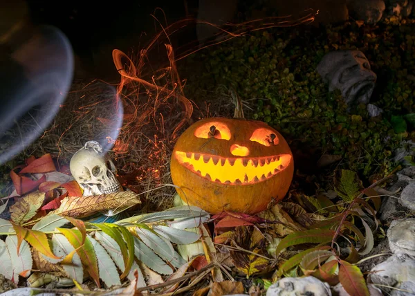 Carved Pumpkins Surrounded Sparks Smoke Fire Halloween Composition Smiling Pumpkins — Stock Photo, Image