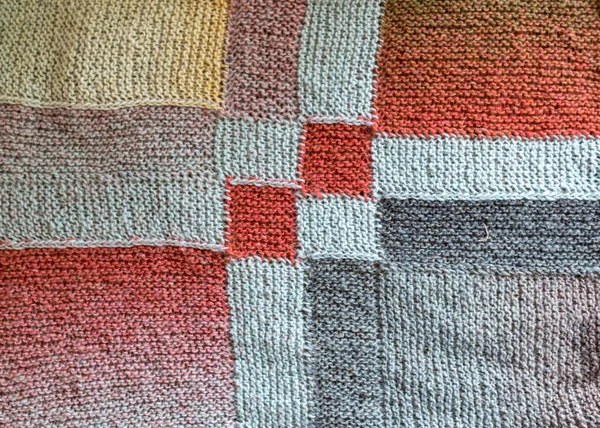 漂亮的针织羊毛围巾 传统手工艺品 针织背景和质地 手工制作 针织图案背景 — 图库照片