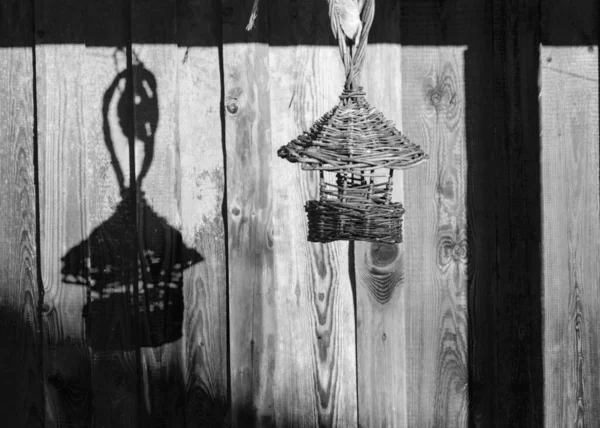 Black White Shadow Games Wooden Barn Wall Bird Feeder Shade — Photo