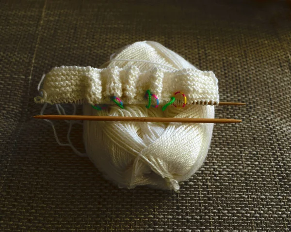 White Ball Wool Knitted Jacket Handicraft Concept Handmade — Stockfoto