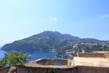 Ischia Adası - İtalya 'daki Aragonese şatosundan manzara