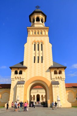 5 Eylül 2021 - Romanya 'da Karlsburg, Alba Iulia: Alba Iulia' nın bir parçası olarak Katedrala Incoronarii 'ye Giriş