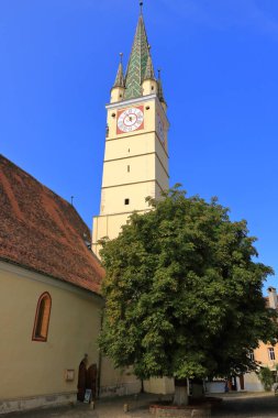 6 Eylül 2021 - Romanya Medya ve Medya: Ortaçağ 'da güçlendirilmiş kilise