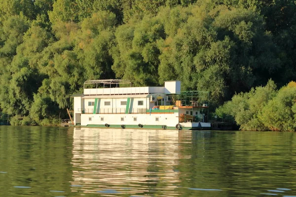 Σκάφος Για Τους Τουρίστες Στο Δέλτα Του Δούναβη Στη Ρουμανία — Φωτογραφία Αρχείου