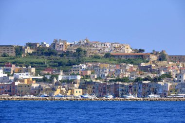 Marina di Procida, tekne manzaralı.