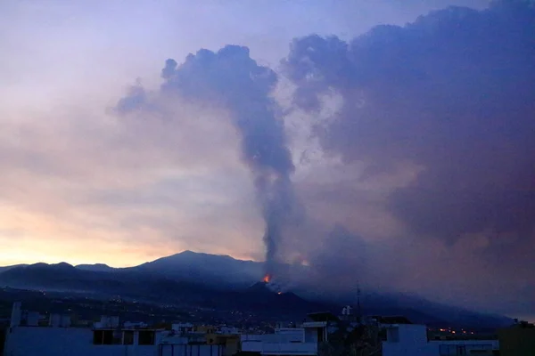 朝の眺めラ パルマ島 カナリア諸島 スペインのヴィエヤ火山 — ストック写真