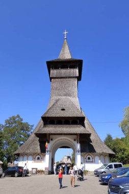 8 Eylül 2021 - Romanya 'nın Barsana kenti: Romanya' nın Maramures kentindeki başlıca etkinliklerden biri olan Barsana manastırı