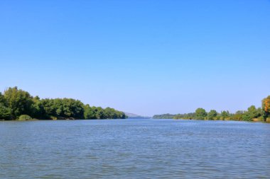 Romanya ve Avrupa 'da Tuna Deltası' nda geniş kanal manzarası