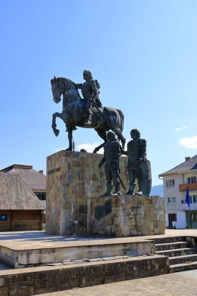 Monument Bogdan Voda Primaria Borsa Maramures Transylvanie Roumanie — Photo